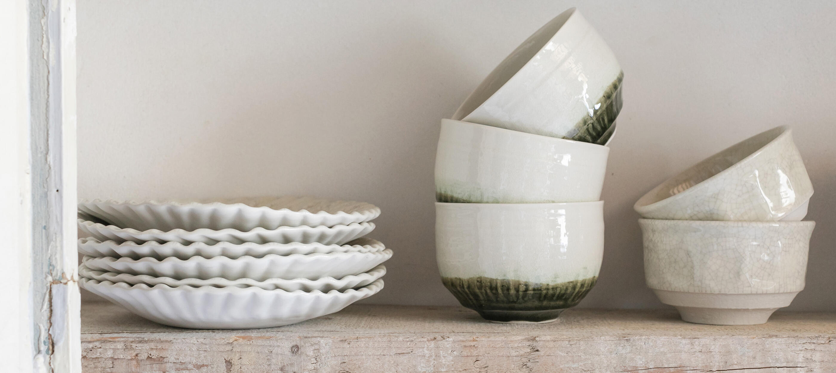 21 Cool Vases to Decorate Your Space: Hand-Blown Glass, Ceramic Pottery &  More